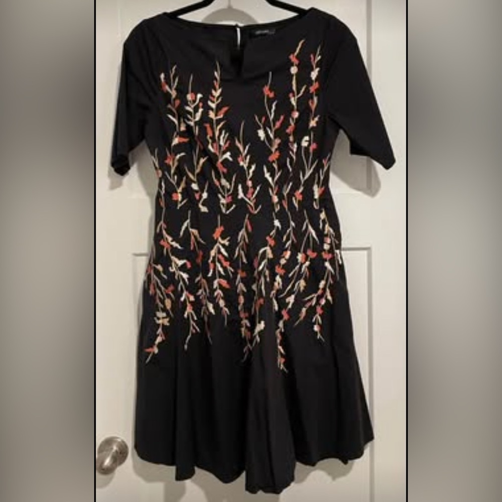 Embroidered Eshakti Dress S/4